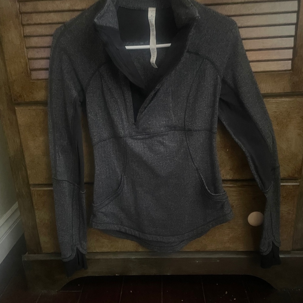 Lululemon pullover